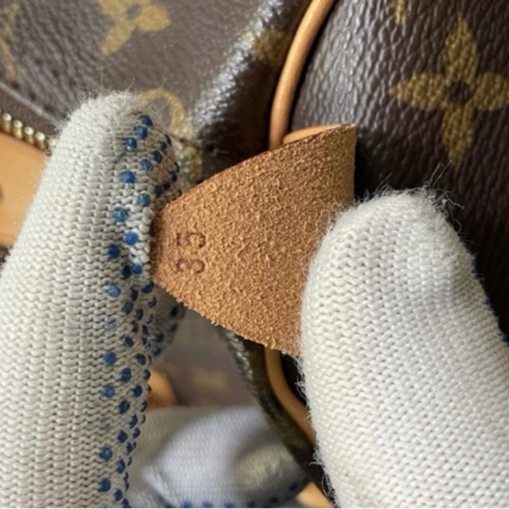 Louis Vuitton Speedy 35 Monogram Canvas Like New - Discontinued - Picture 10 of 15